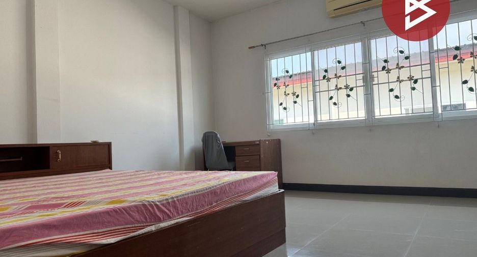 For sale 2 bedrooms townhouse in Si Racha, Chonburi