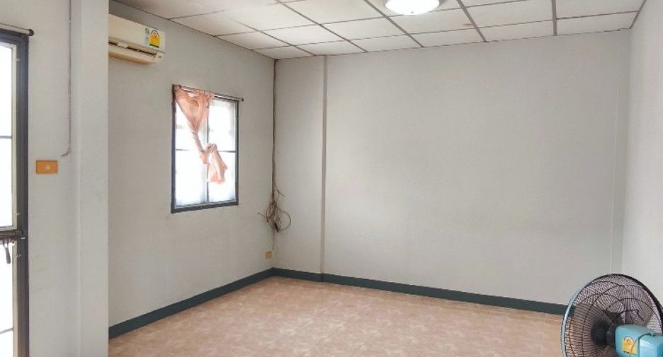 For sale 3 bedrooms townhouse in Thanyaburi, Pathum Thani