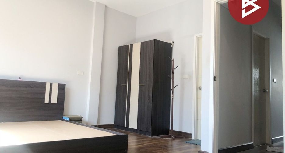 For sale 3 bedrooms townhouse in Sai Mai, Bangkok