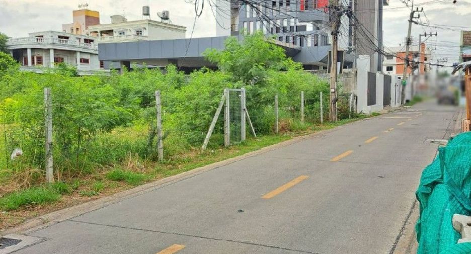 For rent そして for sale land in Wang Thonglang, Bangkok