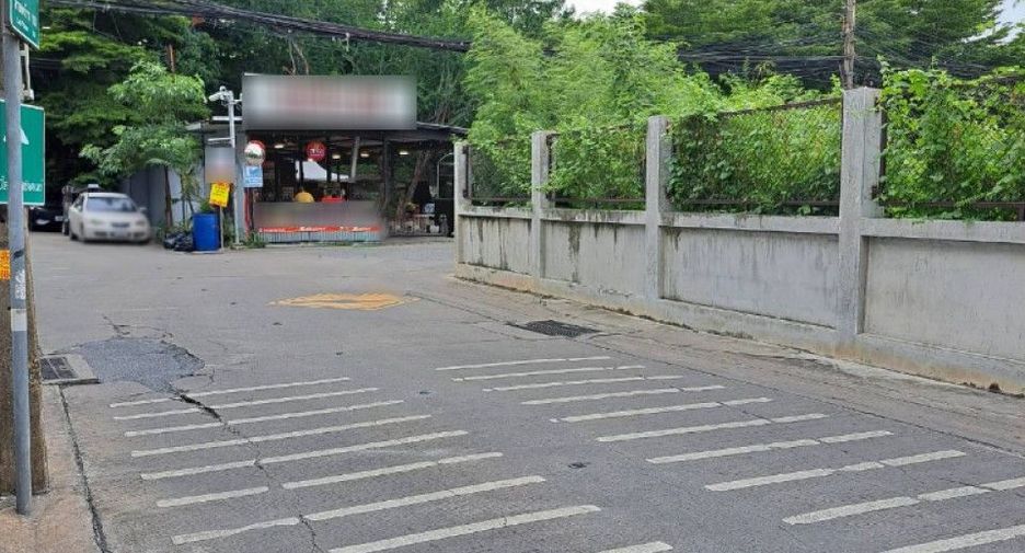For rent そして for sale land in Wang Thonglang, Bangkok