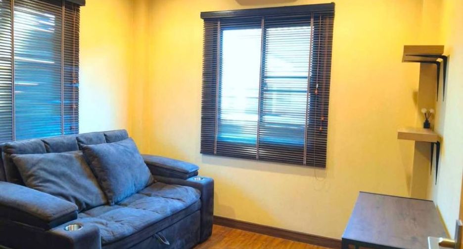 For sale 3 bedrooms house in Saraphi, Chiang Mai