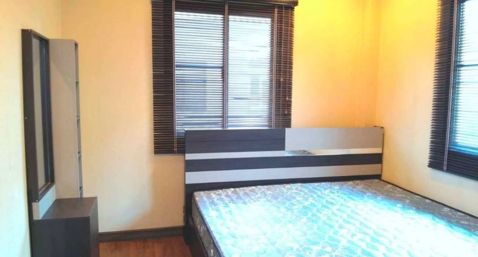 For sale 3 bedrooms house in Saraphi, Chiang Mai