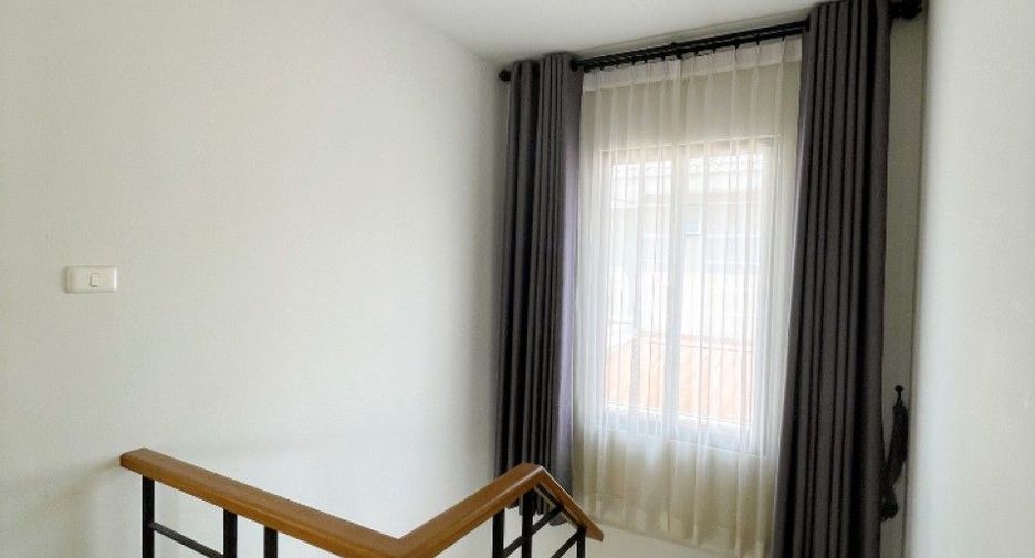 À vendre 3 chambres maison à Si Racha, Chonburi