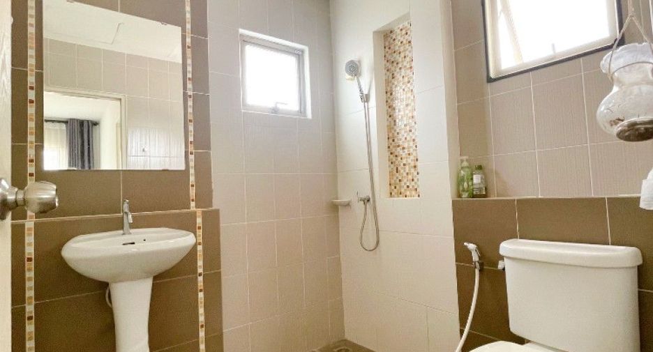À vendre 3 chambres maison à Si Racha, Chonburi
