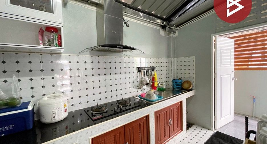 Reihenhaus zum Kauf mit 2 Zimmer in Mueang Chon Buri, Chonburi
