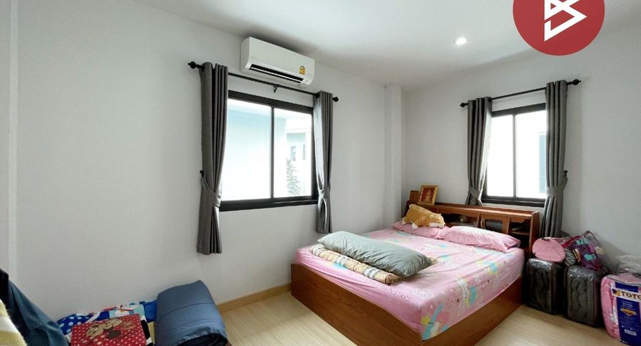 Reihenhaus zum Kauf mit 2 Zimmer in Mueang Chon Buri, Chonburi