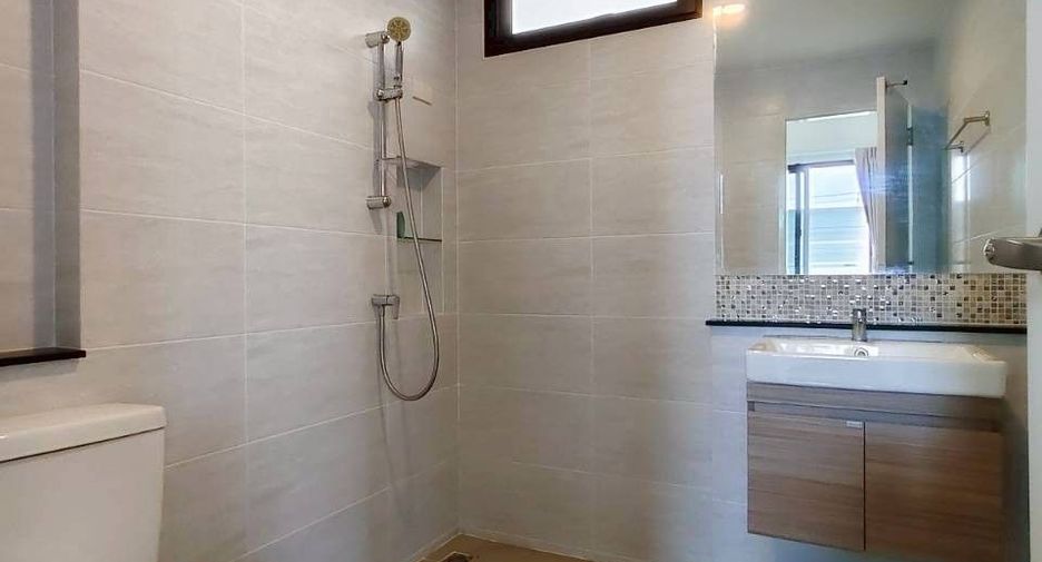 For sale 4 bedrooms house in Prawet, Bangkok