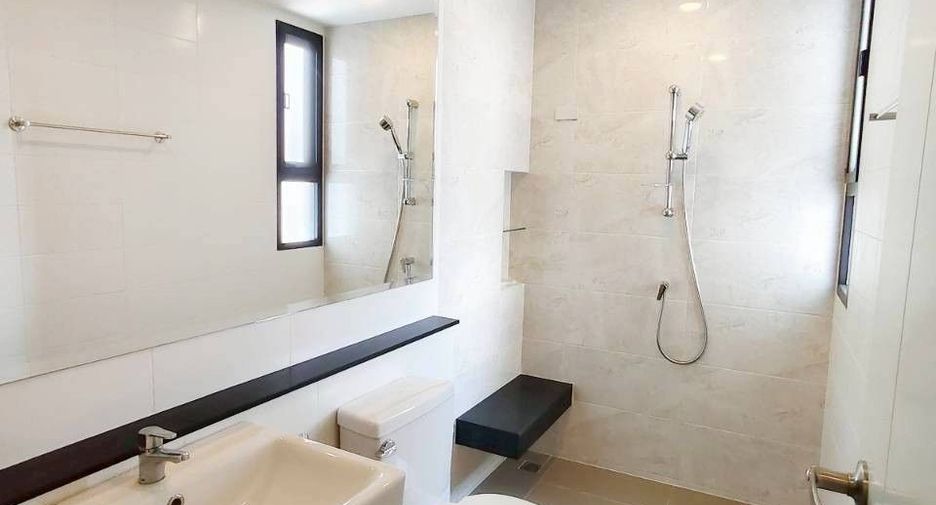 For sale 4 bedrooms house in Prawet, Bangkok