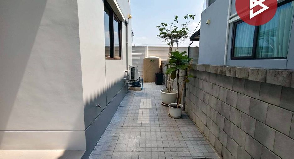 For sale 4 bedrooms house in Prawet, Bangkok