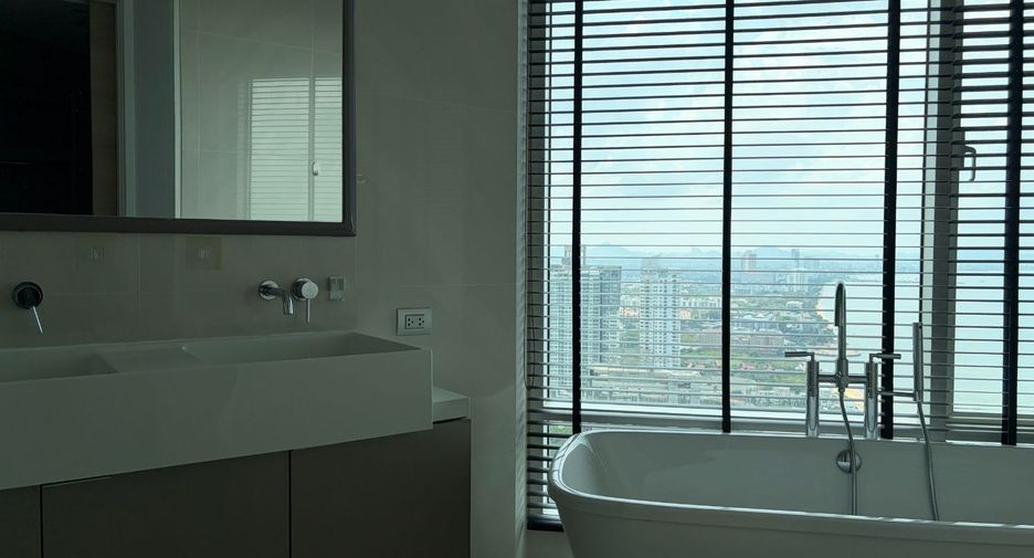 For sale 3 bedrooms condo in Bang Lamung, Chonburi