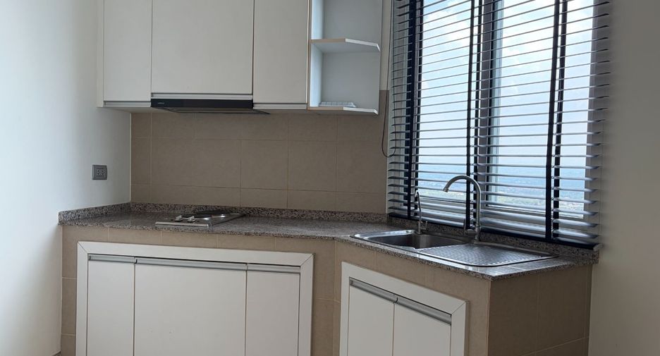 For sale 3 bedrooms condo in Bang Lamung, Chonburi