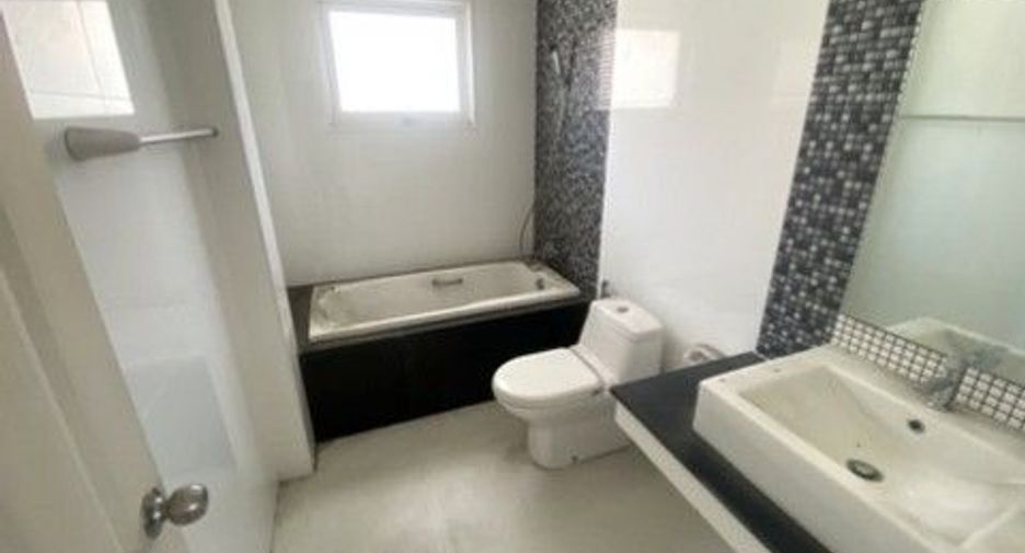For sale 1 bed house in Saphan Sung, Bangkok