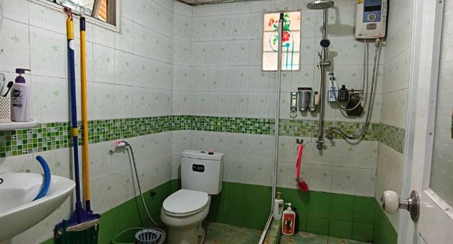 For sale 5 bedrooms house in Mueang Chanthaburi, Chanthaburi