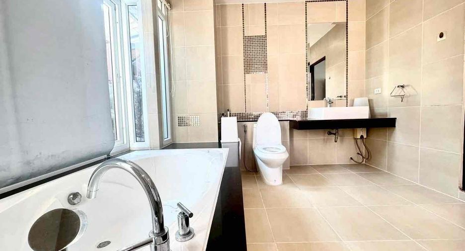 Villa zur Miete mit 5 Zimmer in Bang Lamung, Chonburi