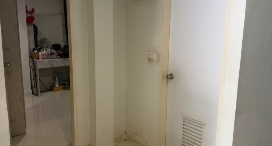 For sale 2 bedrooms townhouse in Mueang Chachoengsao, Chachoengsao