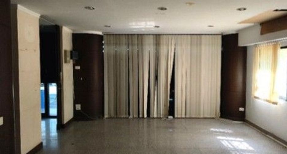For sale 1 bed retail Space in Taling Chan, Bangkok