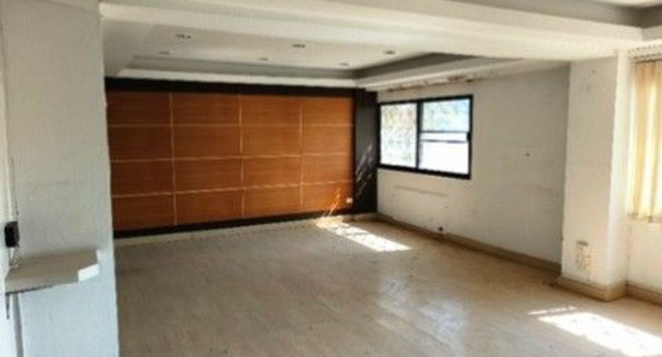 For sale 1 bed retail Space in Taling Chan, Bangkok