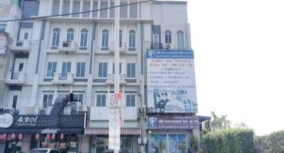 For sale 1 bed retail Space in Khlong Sam Wa, Bangkok