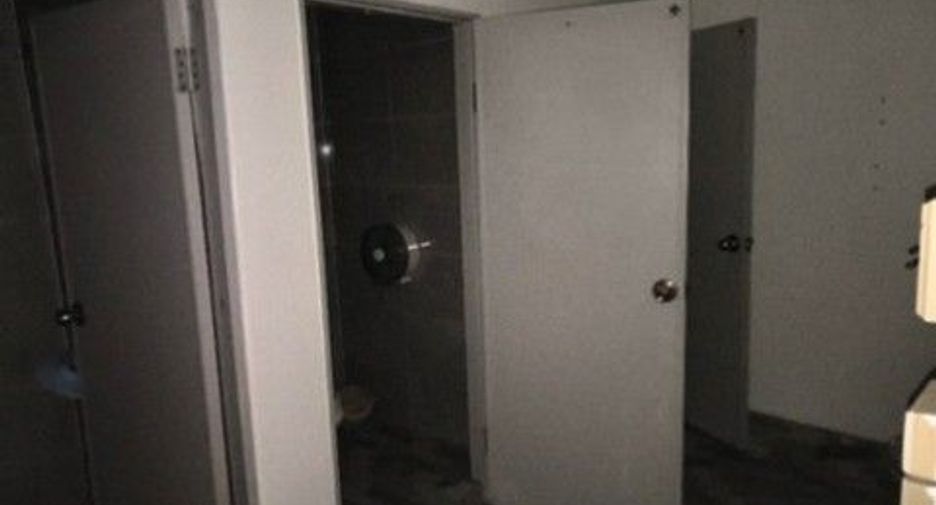 For sale 1 bed retail Space in Khlong San, Bangkok