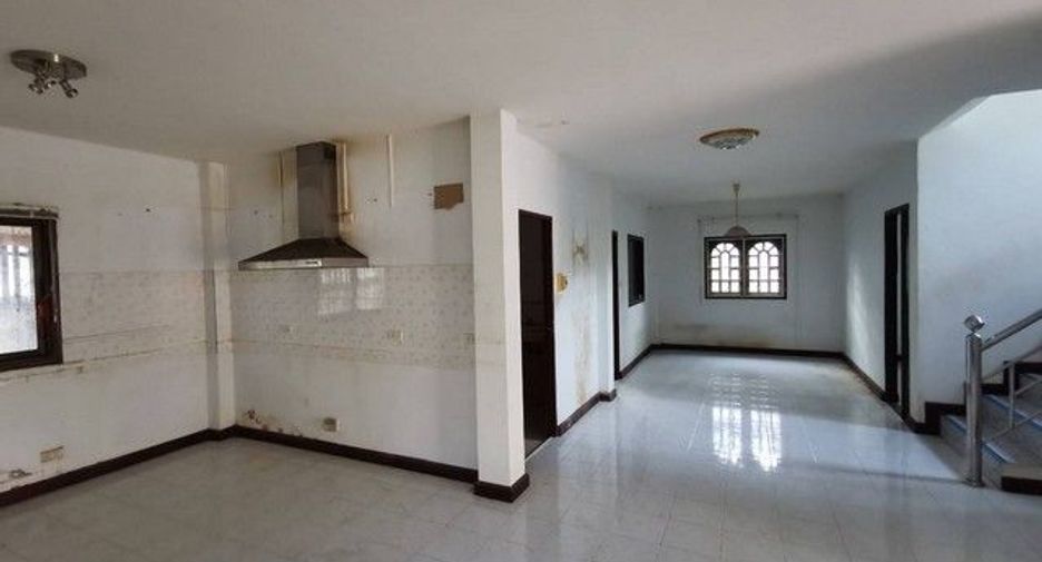 For sale 3 bedrooms house in Phang Khon, Sakon Nakhon
