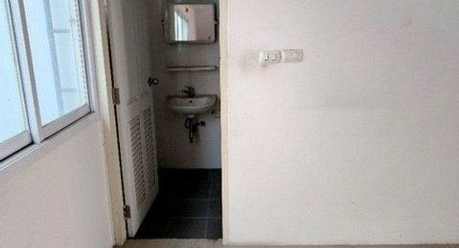 For sale 1 bed retail Space in Bang Khae, Bangkok