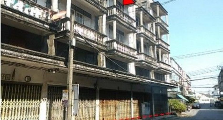 For sale 1 bed retail Space in Chom Thong, Bangkok