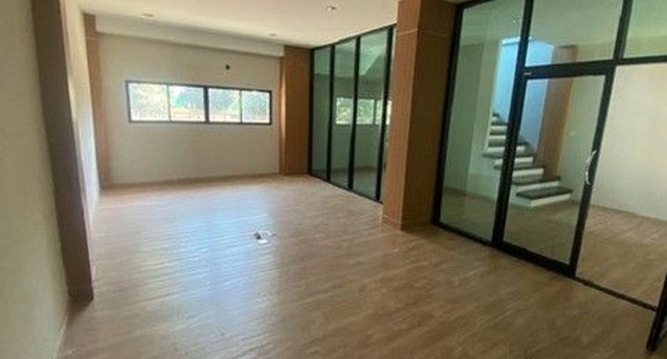 Gewerbefläche zum Kauf mit 1 Zimmer in Bueng Kum, Bangkok