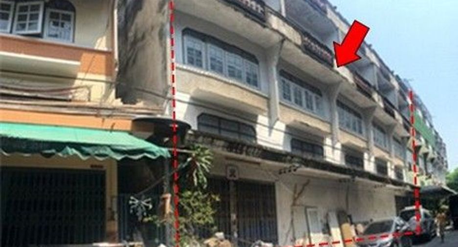 For sale 1 bed retail Space in Chom Thong, Bangkok