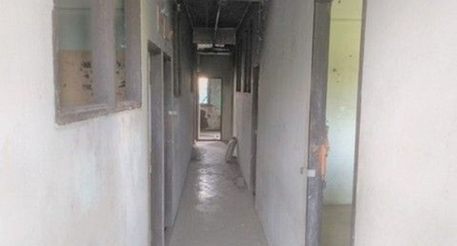 Gewerbefläche zum Kauf mit 1 Zimmer in Rat Burana, Bangkok