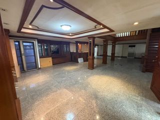 Casa adosada en alquiler de 8 habitaciones en Watthana, Bangkok