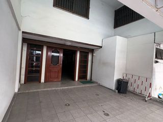 Casa adosada en alquiler de 8 habitaciones en Watthana, Bangkok