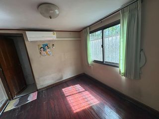 Casa adosada en alquiler de 8 habitaciones en Watthana, Bangkok