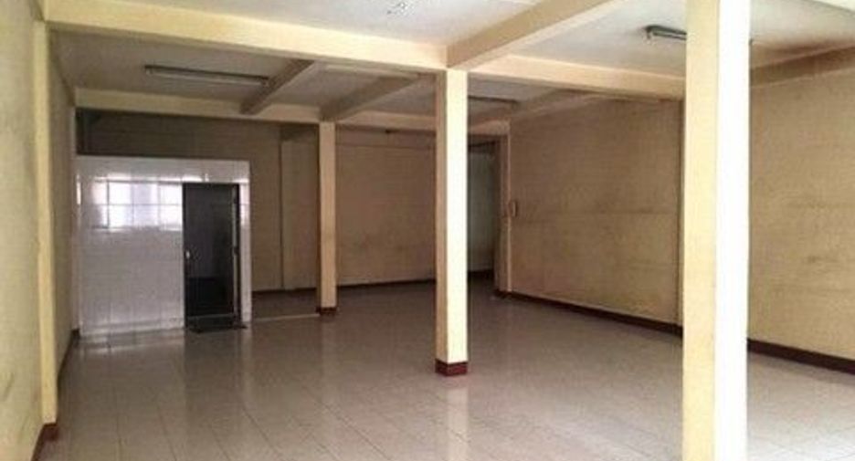 For sale 1 bed retail Space in Pom Prap Sattru Phai, Bangkok