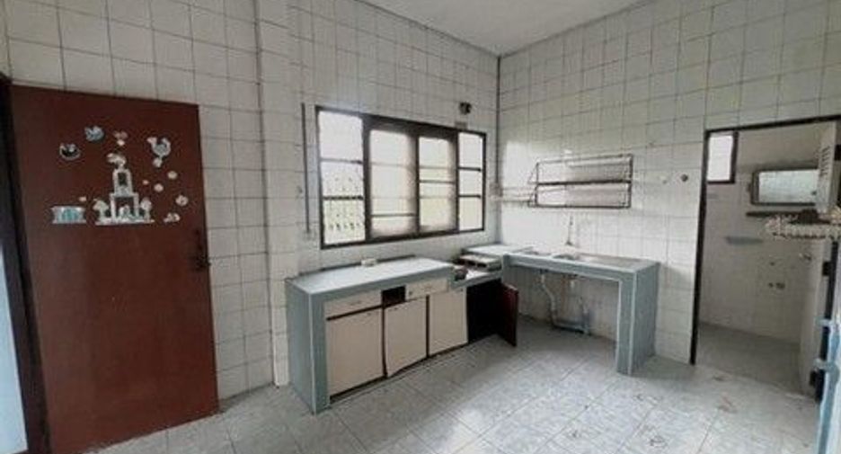 Haus zum Kauf mit 1 Zimmer in Thung Khru, Bangkok