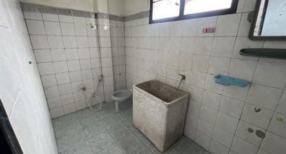 Haus zum Kauf mit 1 Zimmer in Thung Khru, Bangkok