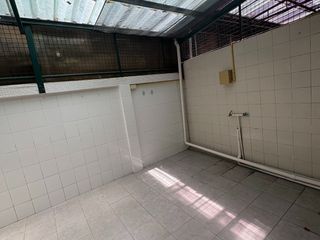 Casa adosada en alquiler de 6 habitaciones en Watthana, Bangkok