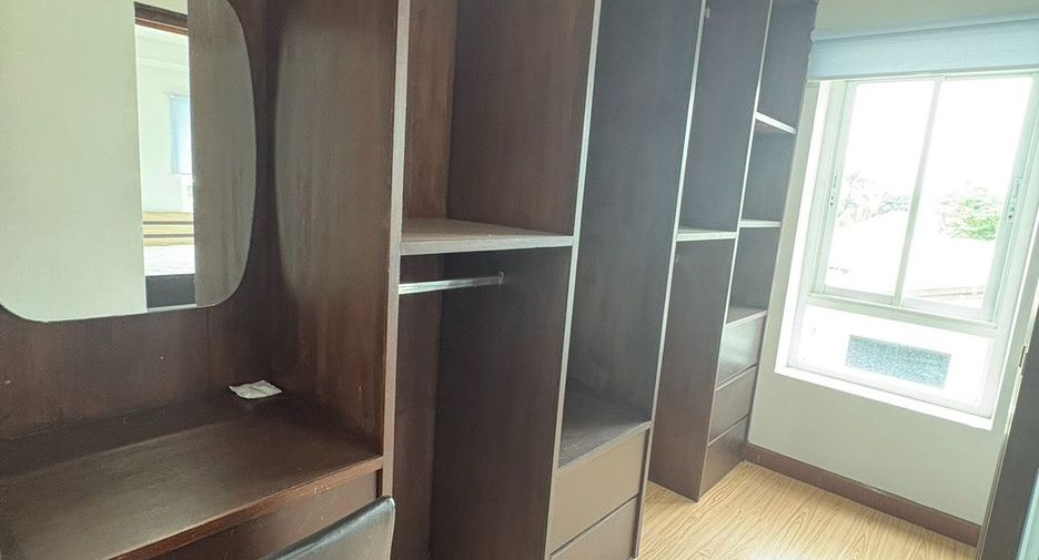 Reihenhaus zur Miete mit 3 Zimmer in Watthana, Bangkok