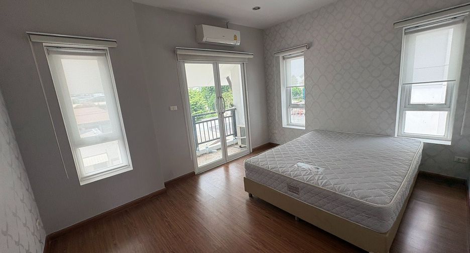 Reihenhaus zur Miete mit 3 Zimmer in Watthana, Bangkok