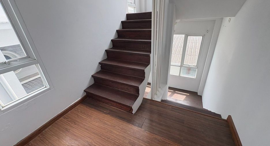 Reihenhaus zur Miete mit 3 Zimmer in Watthana, Bangkok