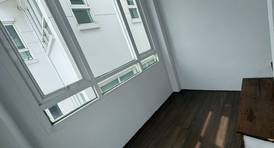 Reihenhaus zur Miete mit 3 Zimmer in Watthana, Bangkok