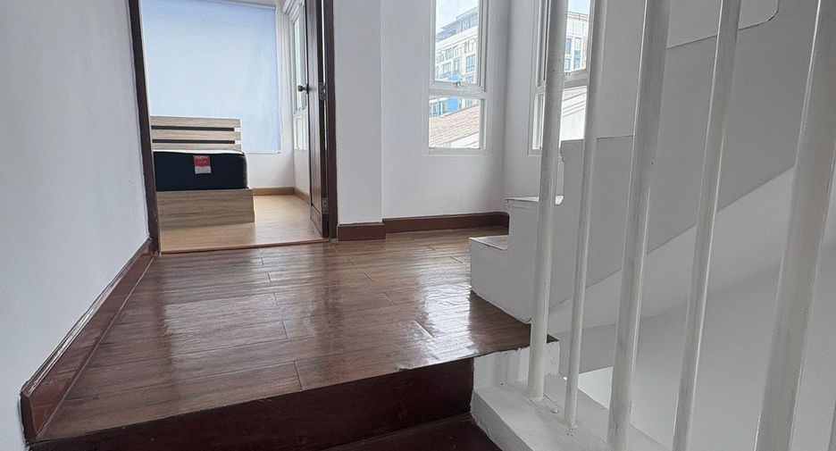 Reihenhaus zur Miete mit 3 Zimmer in Watthana, Bangkok