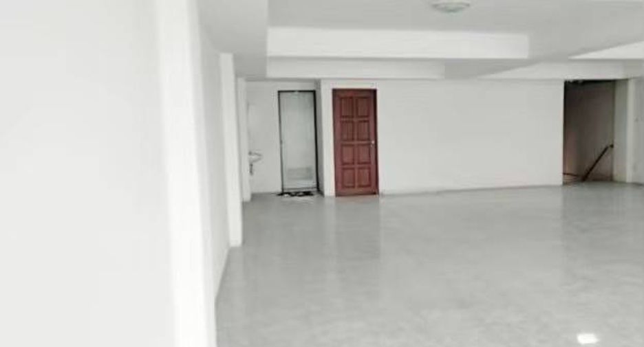 For sale retail Space in Bang Phli, Samut Prakan