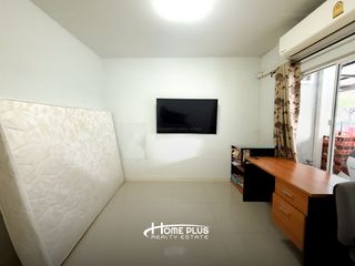 Casa adosada en venta de 3 habitaciones en Khlong Sam Wa, Bangkok