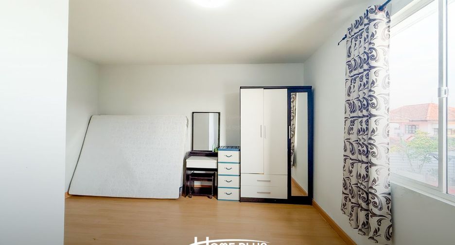 For sale 3 bedrooms townhouse in Khlong Sam Wa, Bangkok