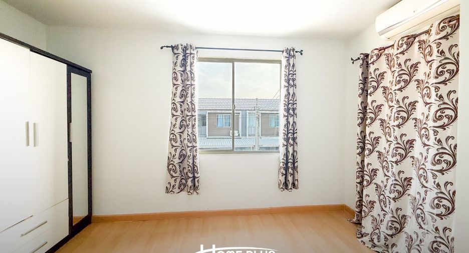 For sale 3 bedrooms townhouse in Khlong Sam Wa, Bangkok