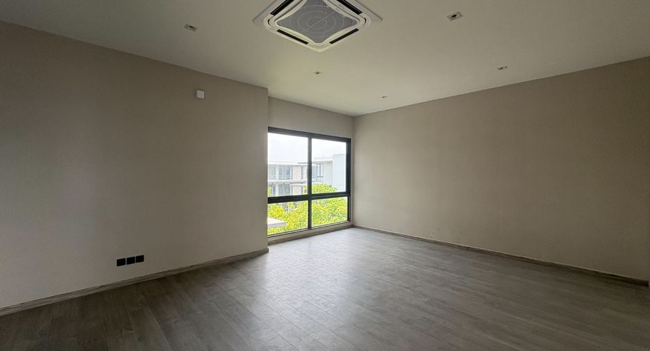 For rent 6 bedrooms house in Huai Khwang, Bangkok