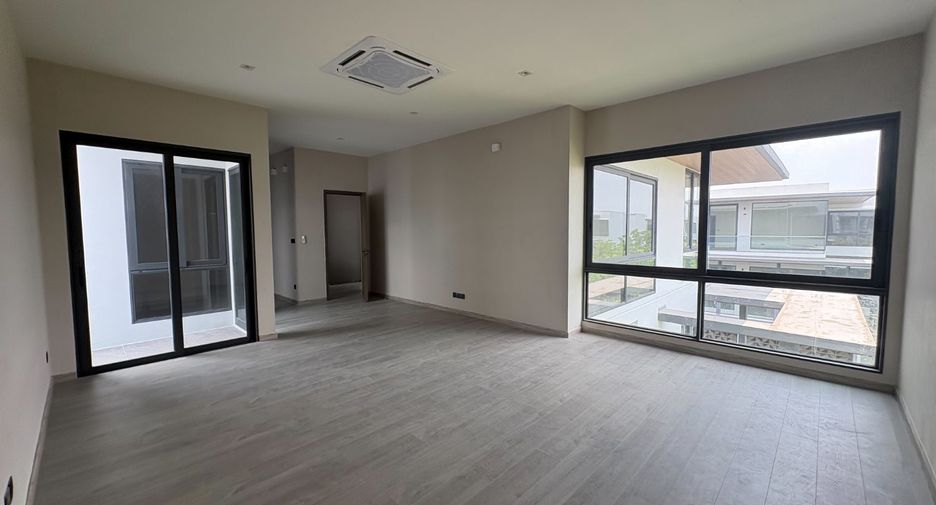 For rent 6 bedrooms house in Huai Khwang, Bangkok