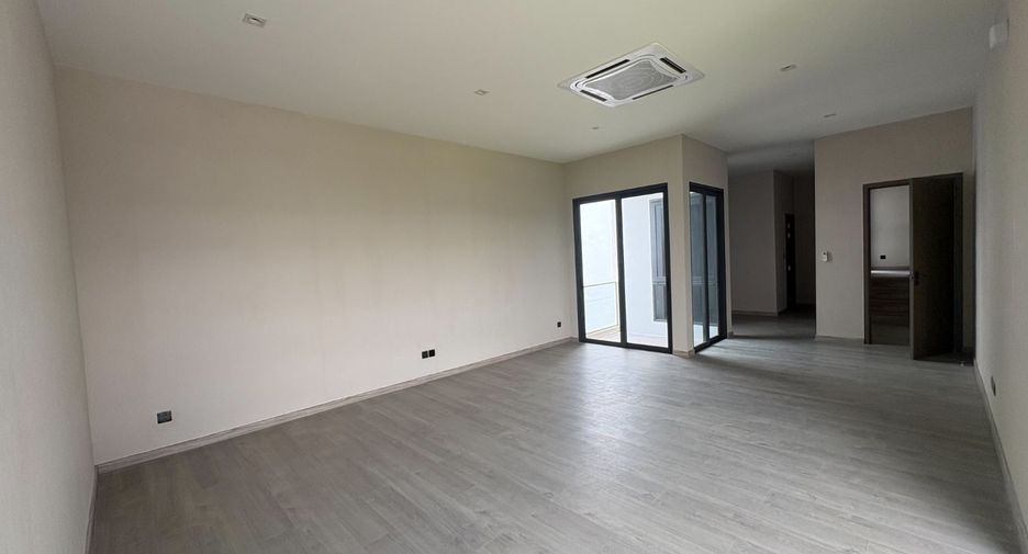 For rent 6 bedrooms house in Huai Khwang, Bangkok