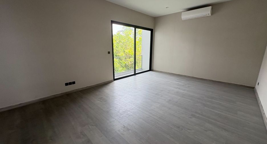 For rent 6 bedrooms house in Huai Khwang, Bangkok
